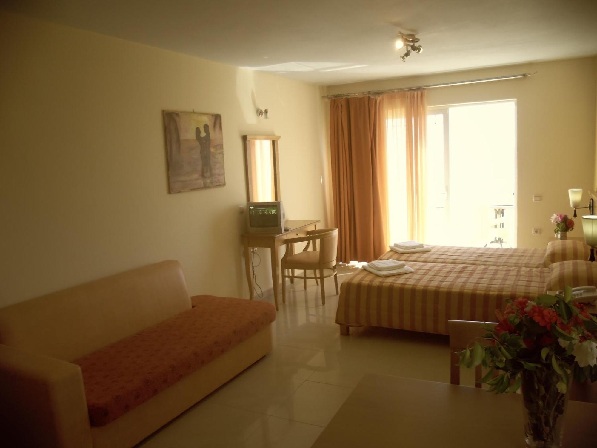 Ionio Star Hotel Koutsourás 외부 사진